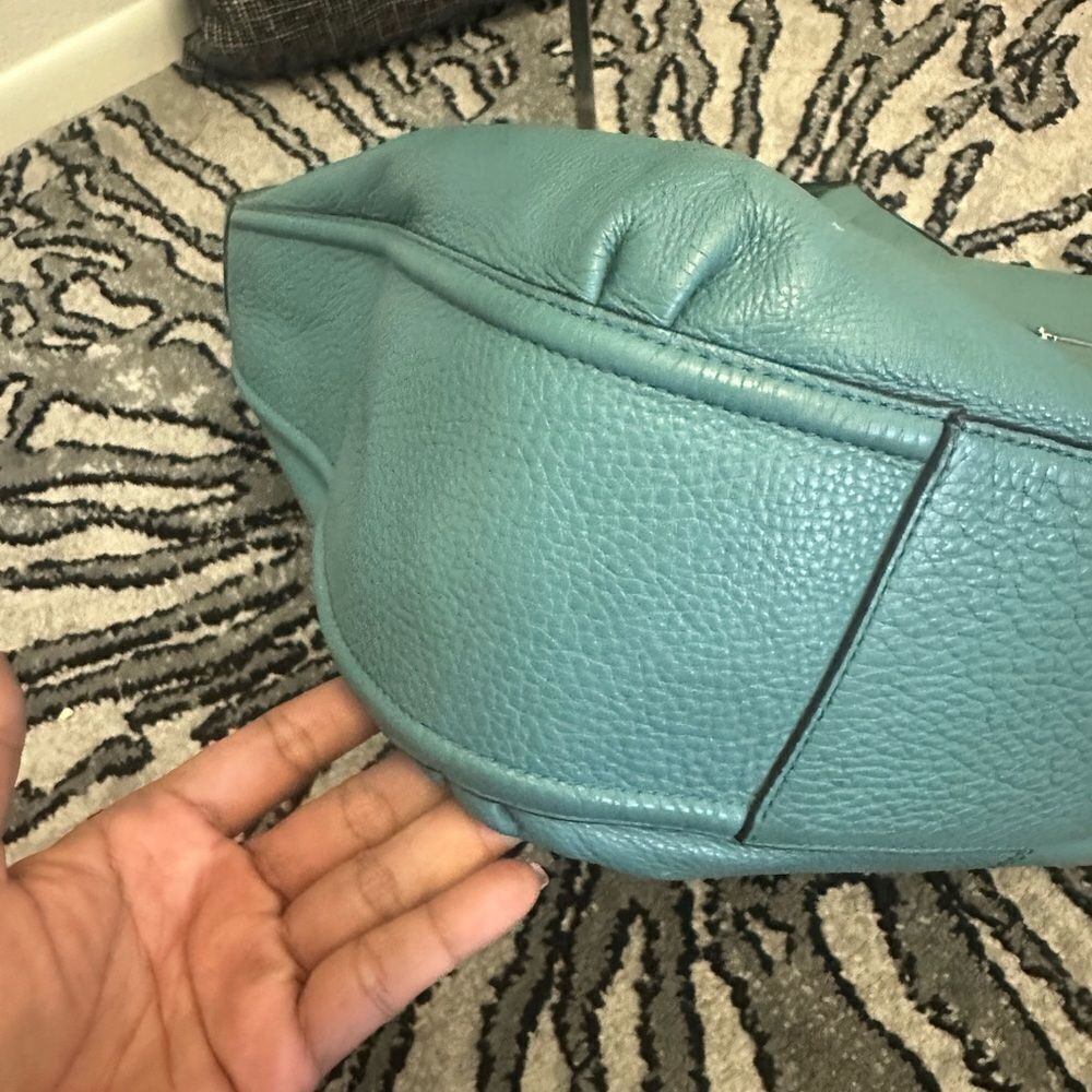 COACH AVERY LEATHER HOBO - Picture 6 of 11